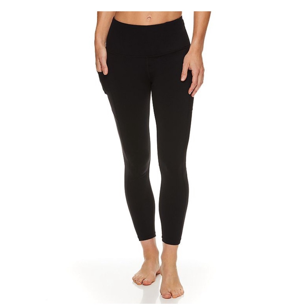 GAIAM Charcoal Gray Activewear- Women’s Small- Excellent Condition!